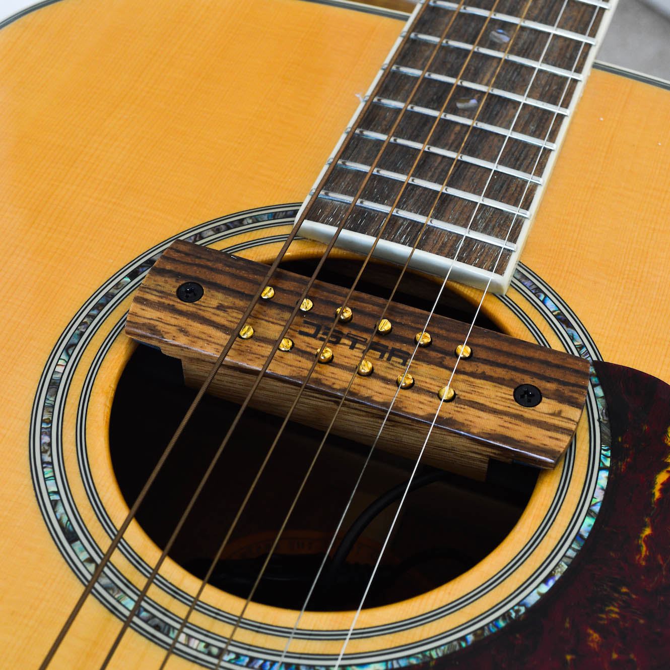 Artec Humbucker Acoustic Guitar Pickup - Zebra Wood